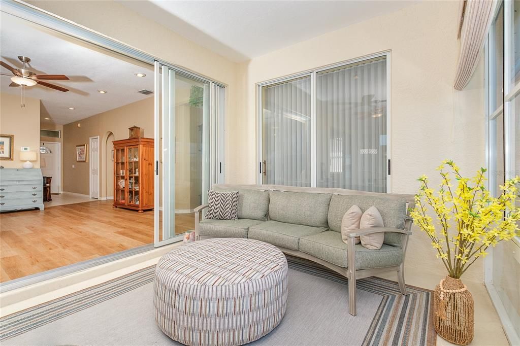 For Sale: $345,000 (2 beds, 2 baths, 1405 Square Feet)