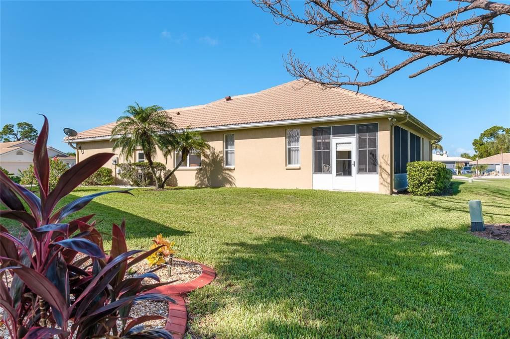 For Sale: $345,000 (2 beds, 2 baths, 1405 Square Feet)
