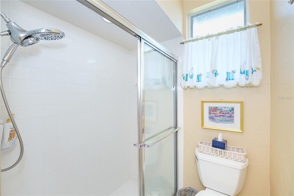 For Sale: $345,000 (2 beds, 2 baths, 1405 Square Feet)