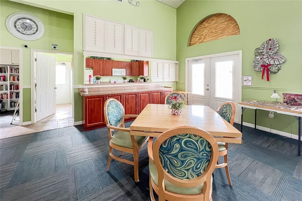 For Sale: $345,000 (2 beds, 2 baths, 1405 Square Feet)