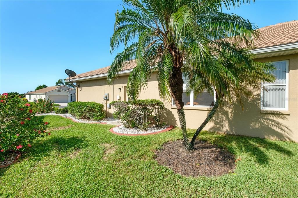 For Sale: $345,000 (2 beds, 2 baths, 1405 Square Feet)