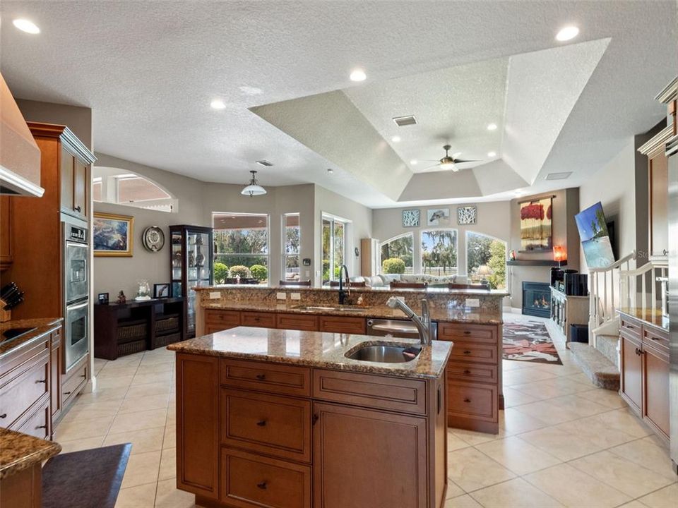 En Venta: $1,295,000 (5 camas, 4 baños, 3690 Pies cuadrados)