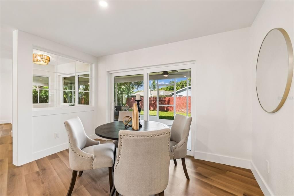 En Venta: $725,000 (3 camas, 2 baños, 1924 Pies cuadrados)