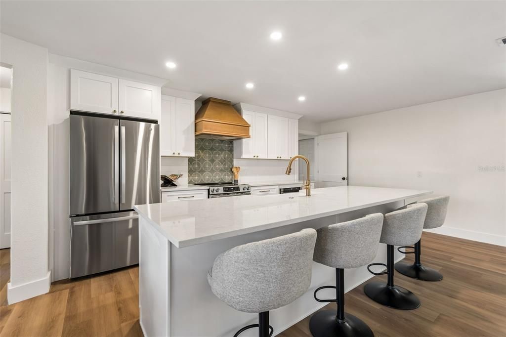 En Venta: $725,000 (3 camas, 2 baños, 1924 Pies cuadrados)