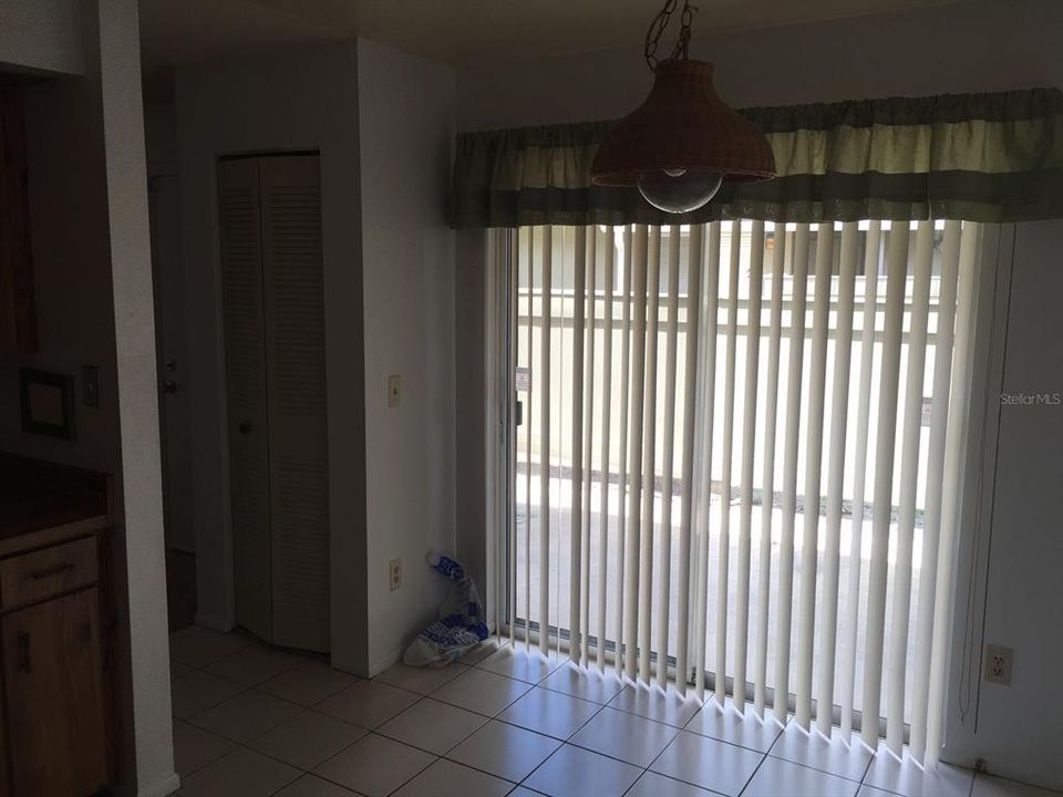 For Rent: $1,650 (2 beds, 1 baths, 1061 Square Feet)