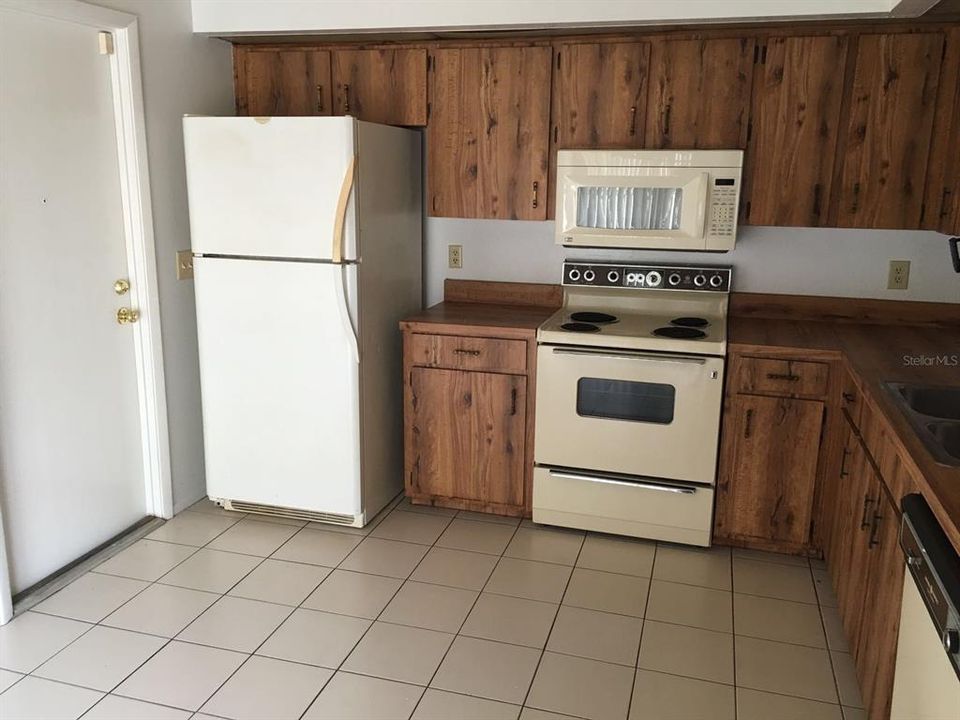 For Rent: $1,650 (2 beds, 1 baths, 1061 Square Feet)