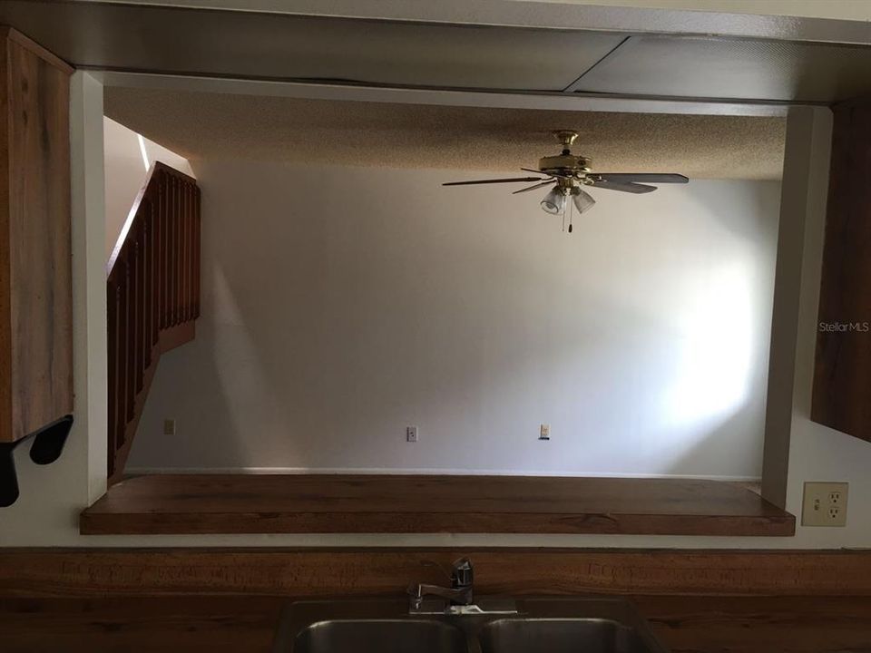 For Rent: $1,650 (2 beds, 1 baths, 1061 Square Feet)