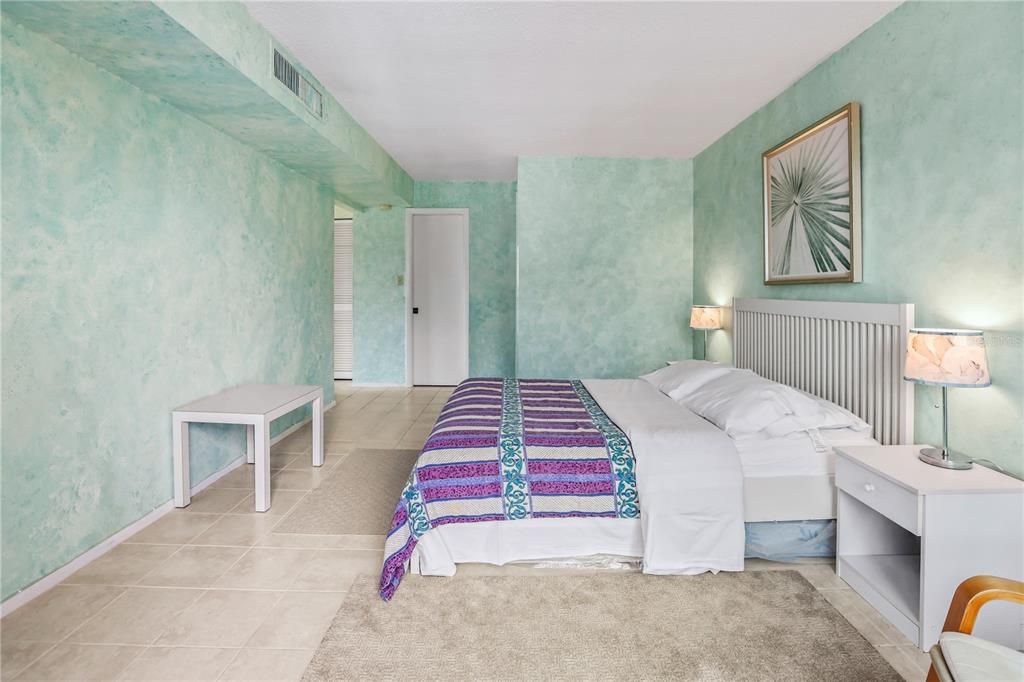 For Sale: $509,000 (2 beds, 2 baths, 998 Square Feet)