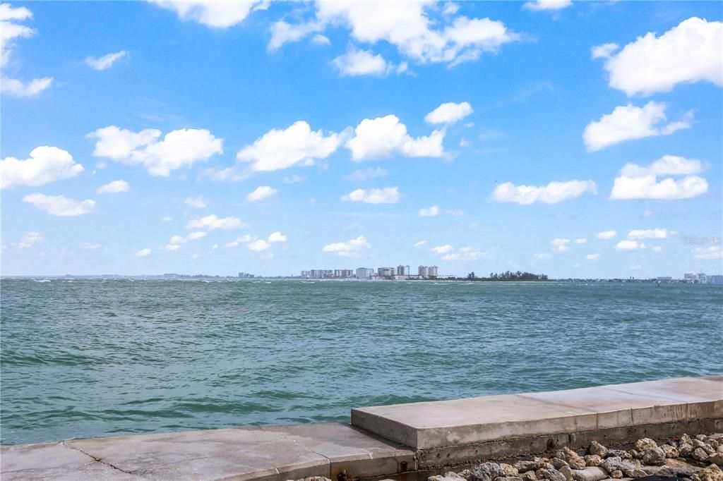 For Sale: $509,000 (2 beds, 2 baths, 998 Square Feet)