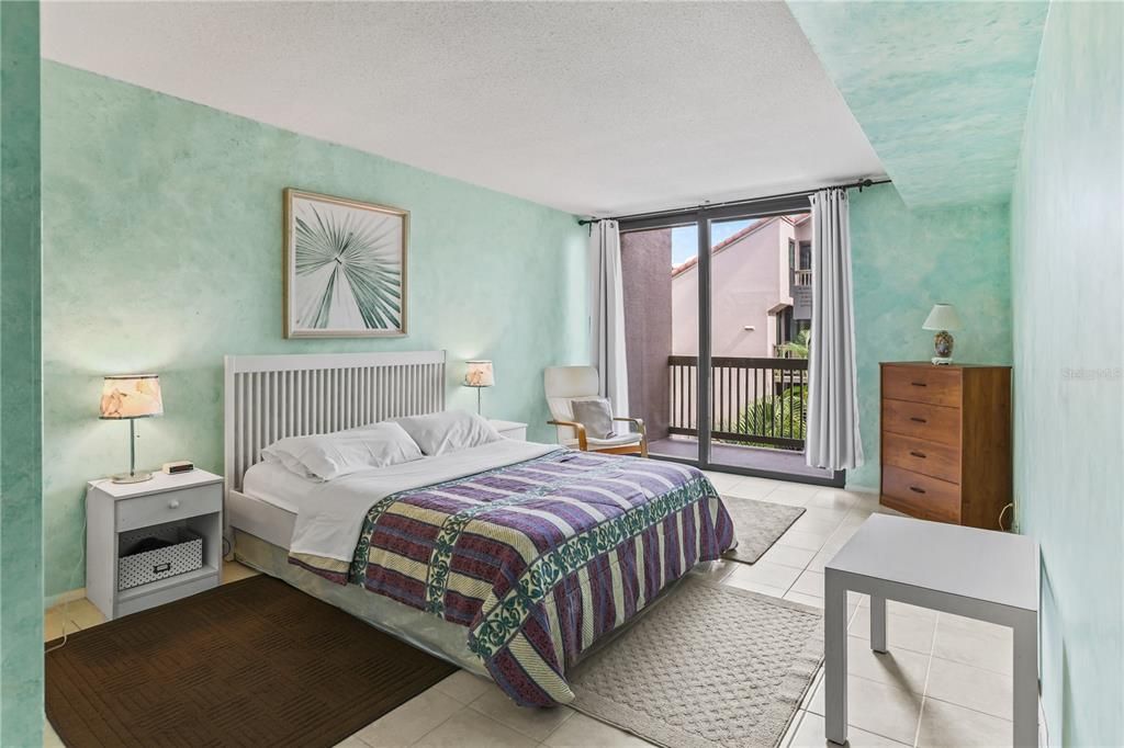 For Sale: $509,000 (2 beds, 2 baths, 998 Square Feet)