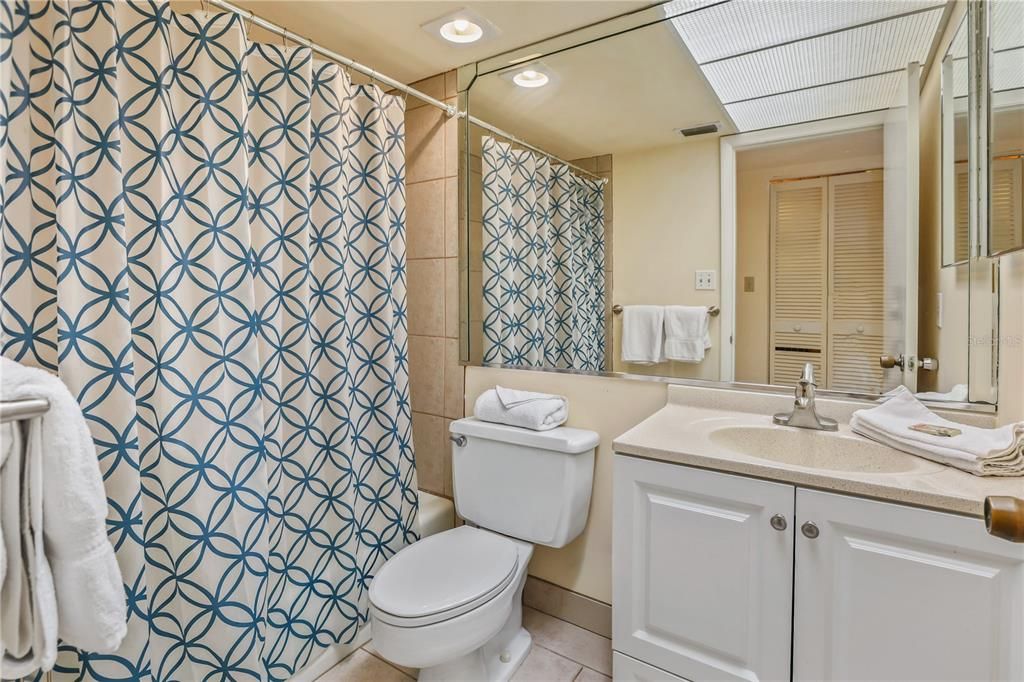 For Sale: $509,000 (2 beds, 2 baths, 998 Square Feet)