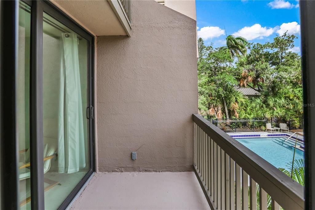 For Sale: $509,000 (2 beds, 2 baths, 998 Square Feet)
