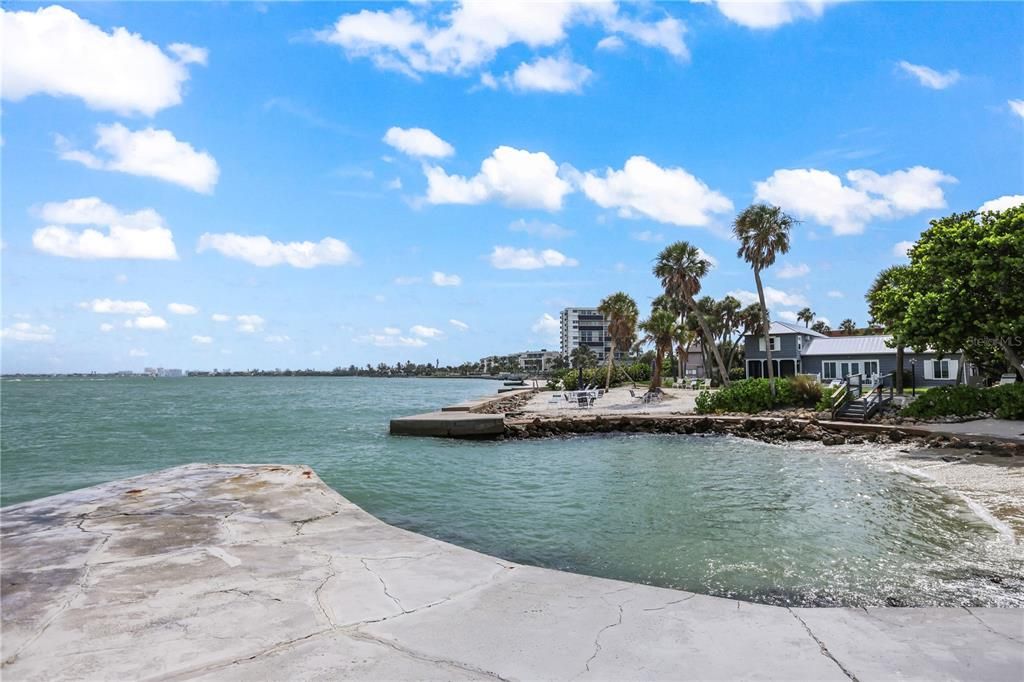 For Sale: $509,000 (2 beds, 2 baths, 998 Square Feet)