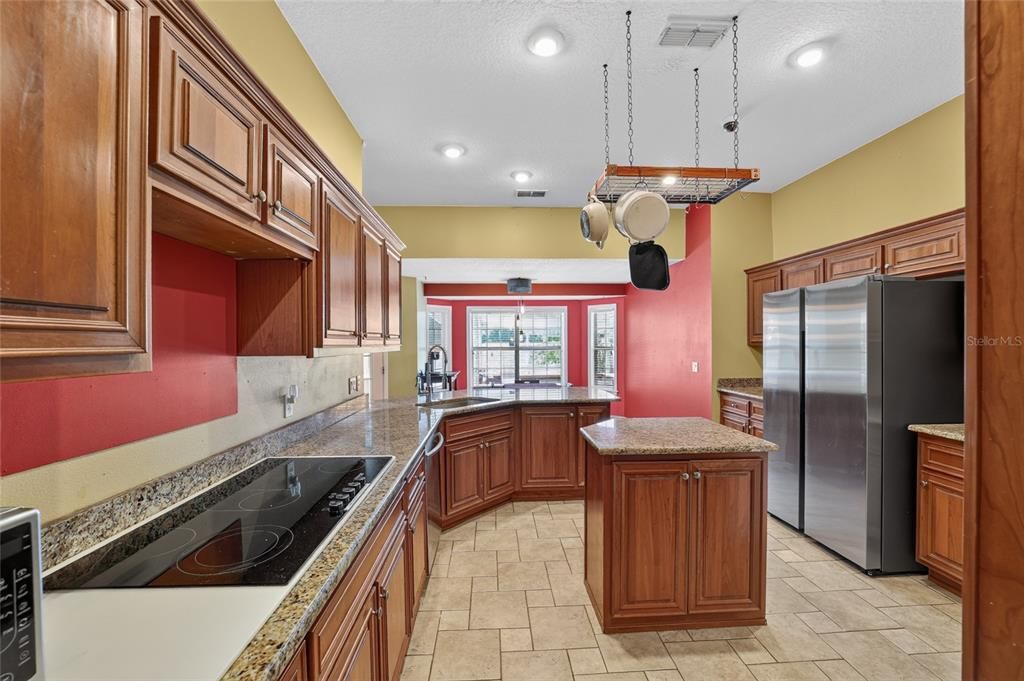 For Sale: $1,400,000 (3 beds, 2 baths, 2392 Square Feet)