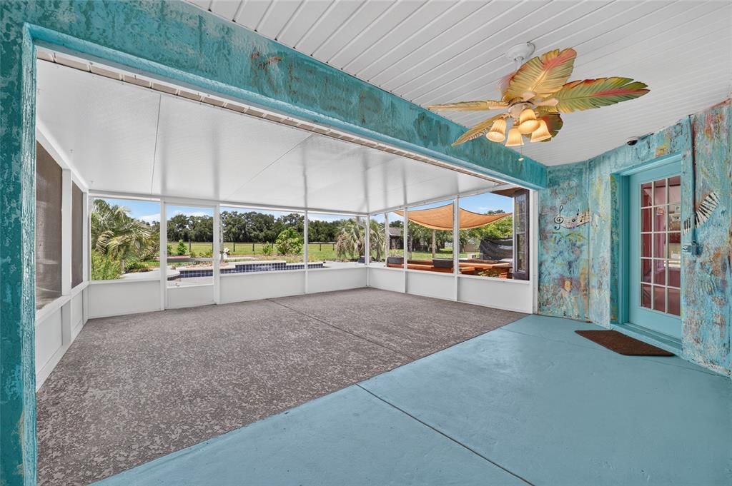 For Sale: $1,400,000 (3 beds, 2 baths, 2392 Square Feet)