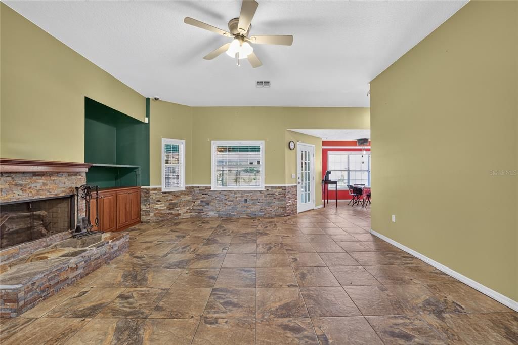 For Sale: $1,400,000 (3 beds, 2 baths, 2392 Square Feet)