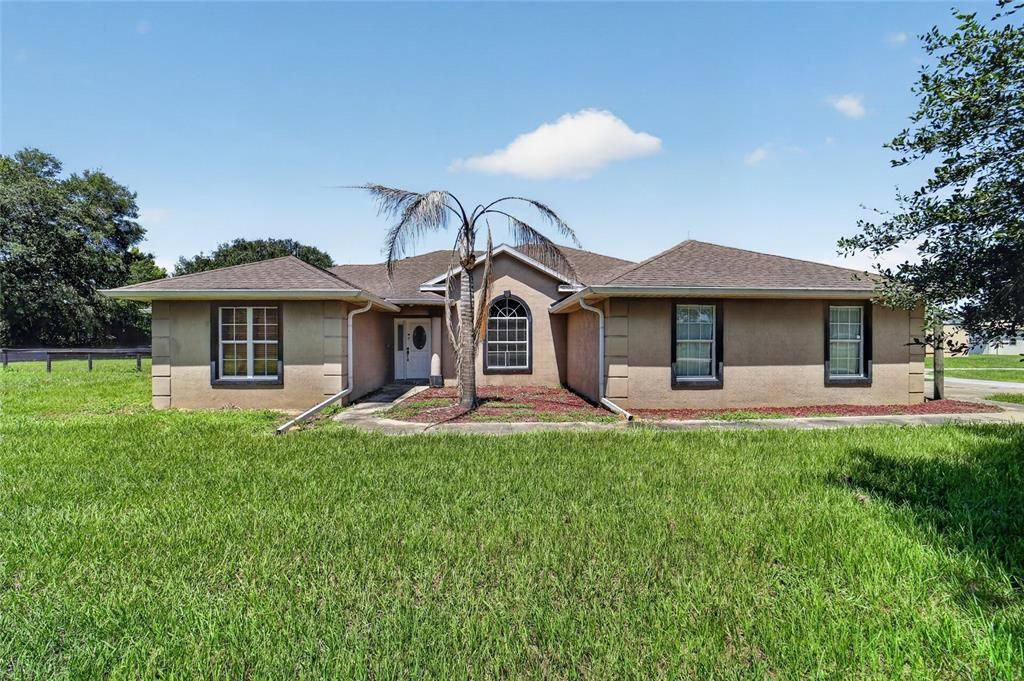 For Sale: $1,400,000 (3 beds, 2 baths, 2392 Square Feet)