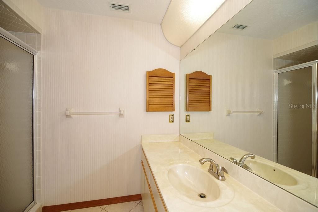 На продажу: $199,000 (2 спален, 2 ванн, 1568 Квадратных фут)