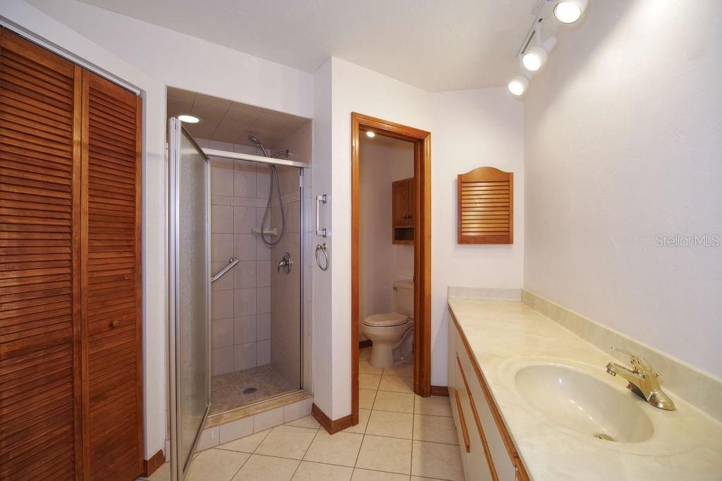 На продажу: $199,000 (2 спален, 2 ванн, 1568 Квадратных фут)