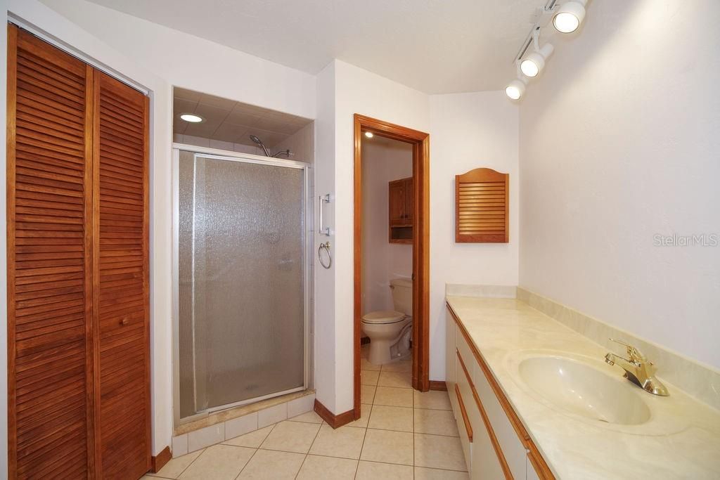 На продажу: $199,000 (2 спален, 2 ванн, 1568 Квадратных фут)