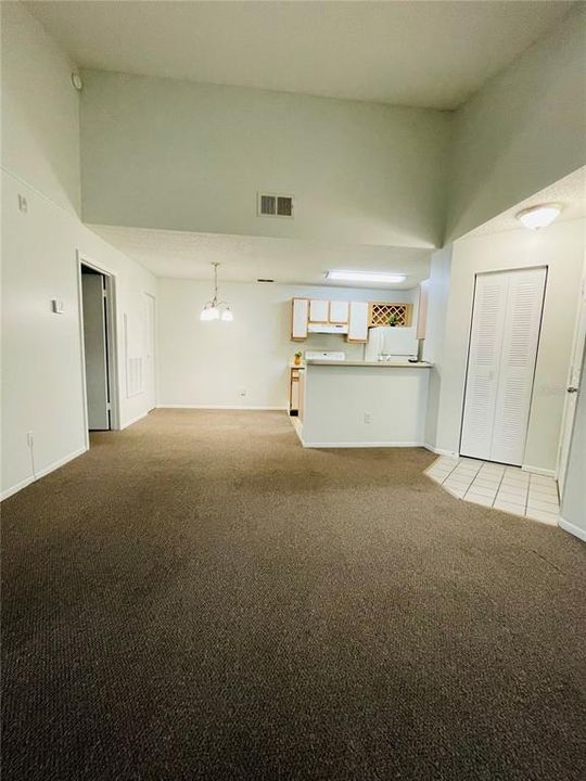 For Rent: $1,050 (1 beds, 1 baths, 648 Square Feet)