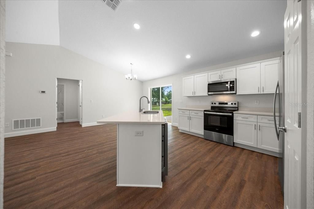 На продажу: $259,900 (3 спален, 2 ванн, 1317 Квадратных фут)