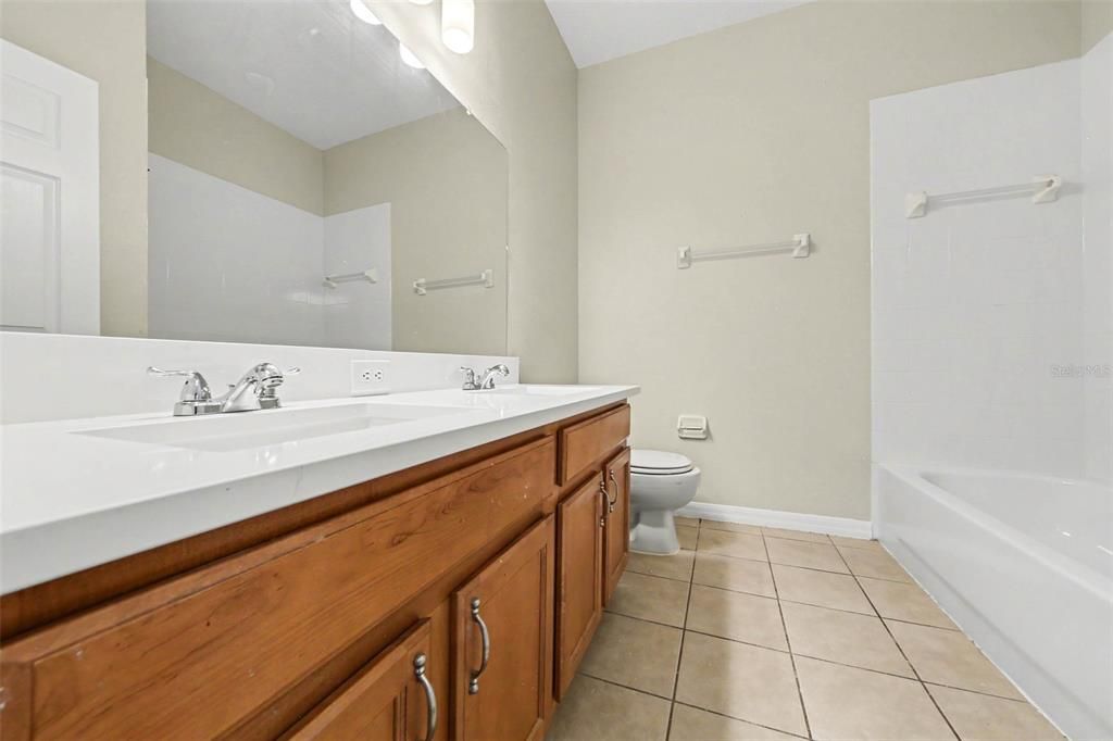 For Sale: $415,000 (3 beds, 2 baths, 1942 Square Feet)