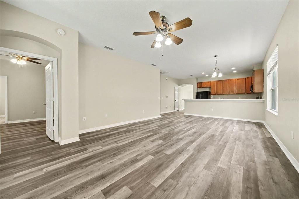 For Sale: $415,000 (3 beds, 2 baths, 1942 Square Feet)