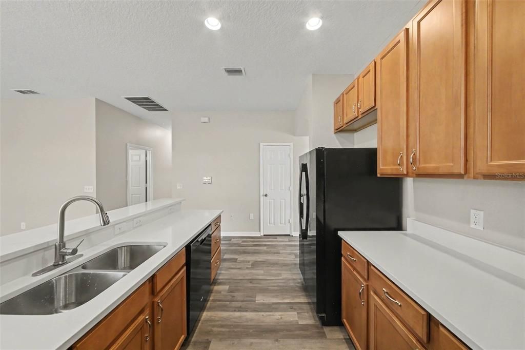 For Sale: $415,000 (3 beds, 2 baths, 1942 Square Feet)
