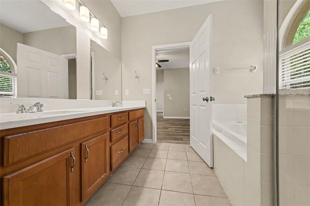 For Sale: $415,000 (3 beds, 2 baths, 1942 Square Feet)