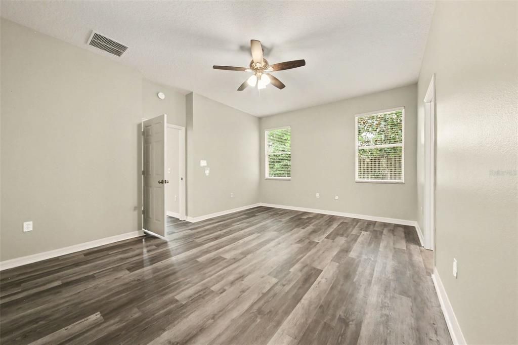 For Sale: $415,000 (3 beds, 2 baths, 1942 Square Feet)