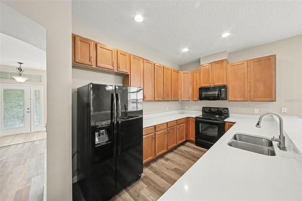 For Sale: $415,000 (3 beds, 2 baths, 1942 Square Feet)