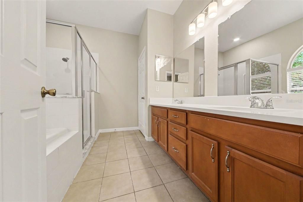 For Sale: $415,000 (3 beds, 2 baths, 1942 Square Feet)