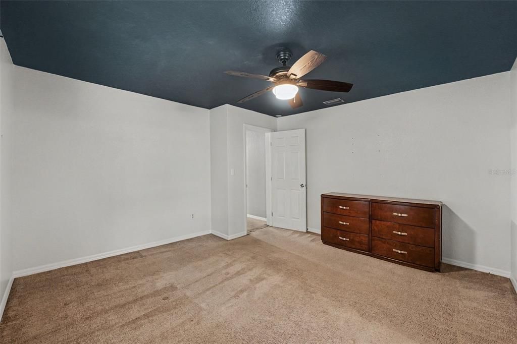 Active With Contract: $210,000 (3 beds, 1 baths, 1192 Square Feet)