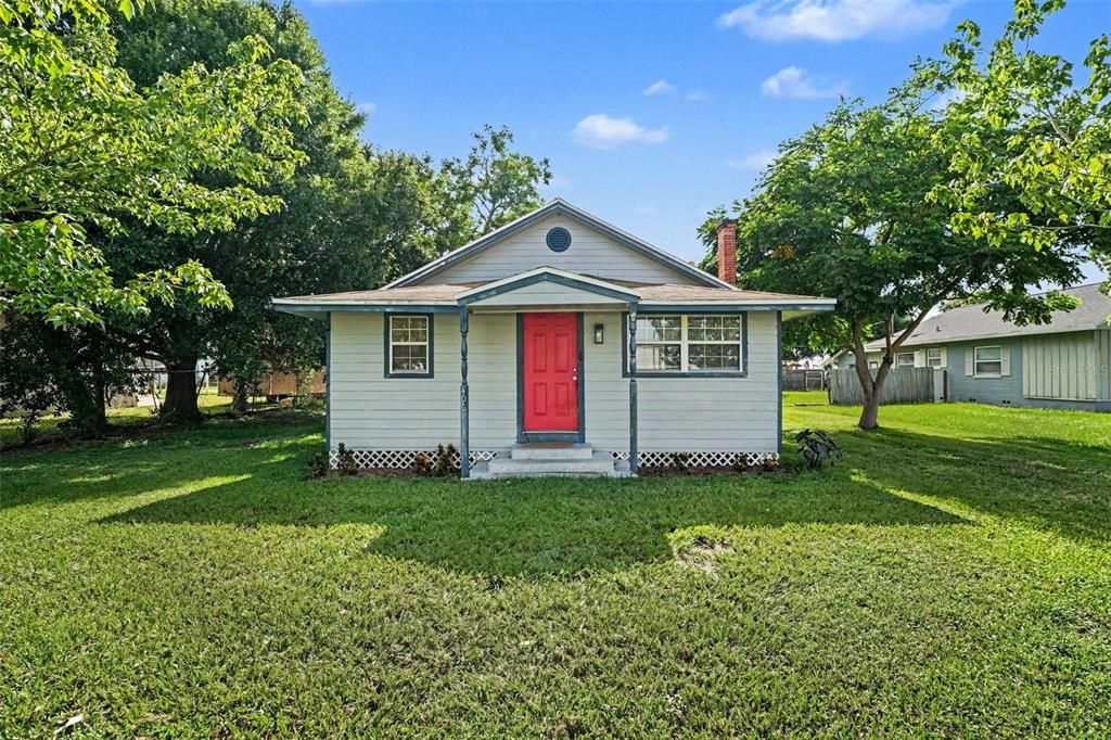 Active With Contract: $210,000 (3 beds, 1 baths, 1192 Square Feet)