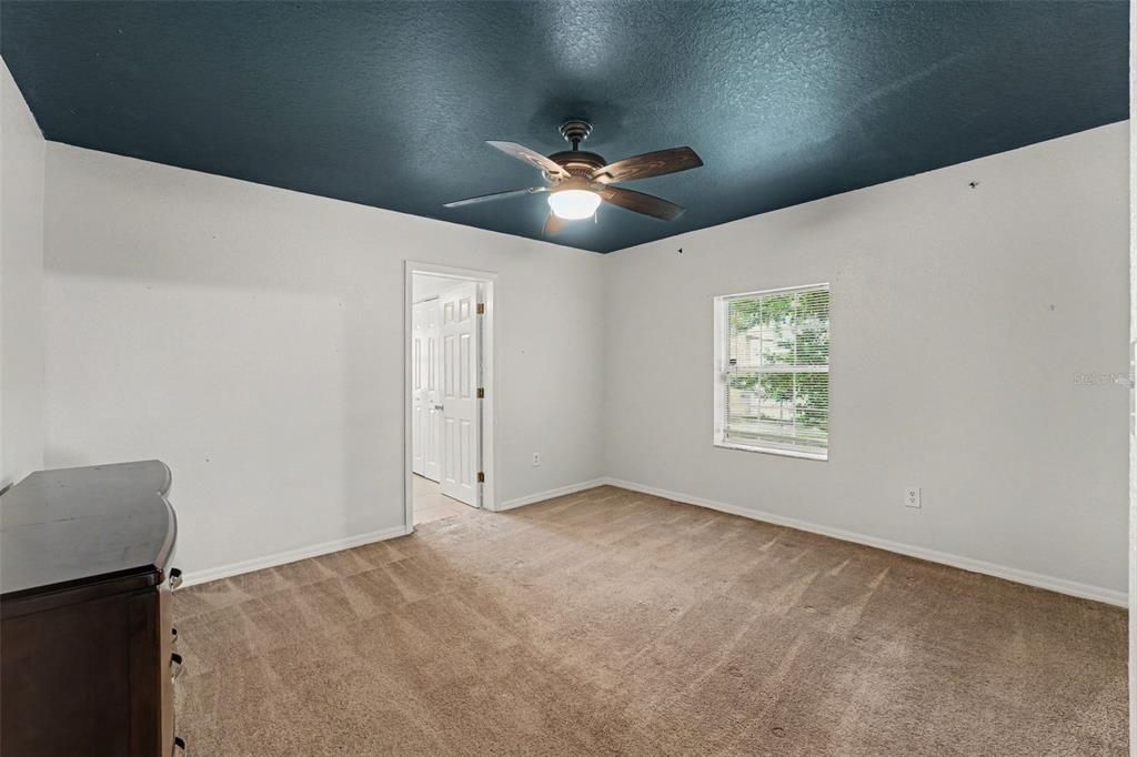 Active With Contract: $210,000 (3 beds, 1 baths, 1192 Square Feet)