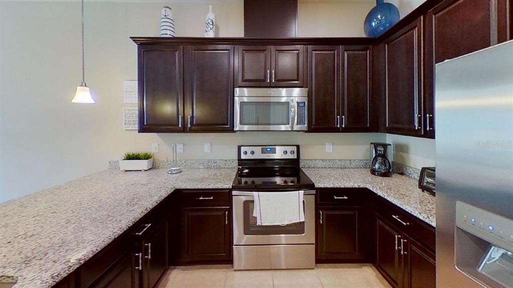 В аренду: $2,550 (4 спален, 3 ванн, 1637 Квадратных фут)