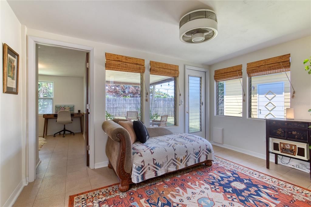 For Sale: $349,000 (3 beds, 2 baths, 1256 Square Feet)