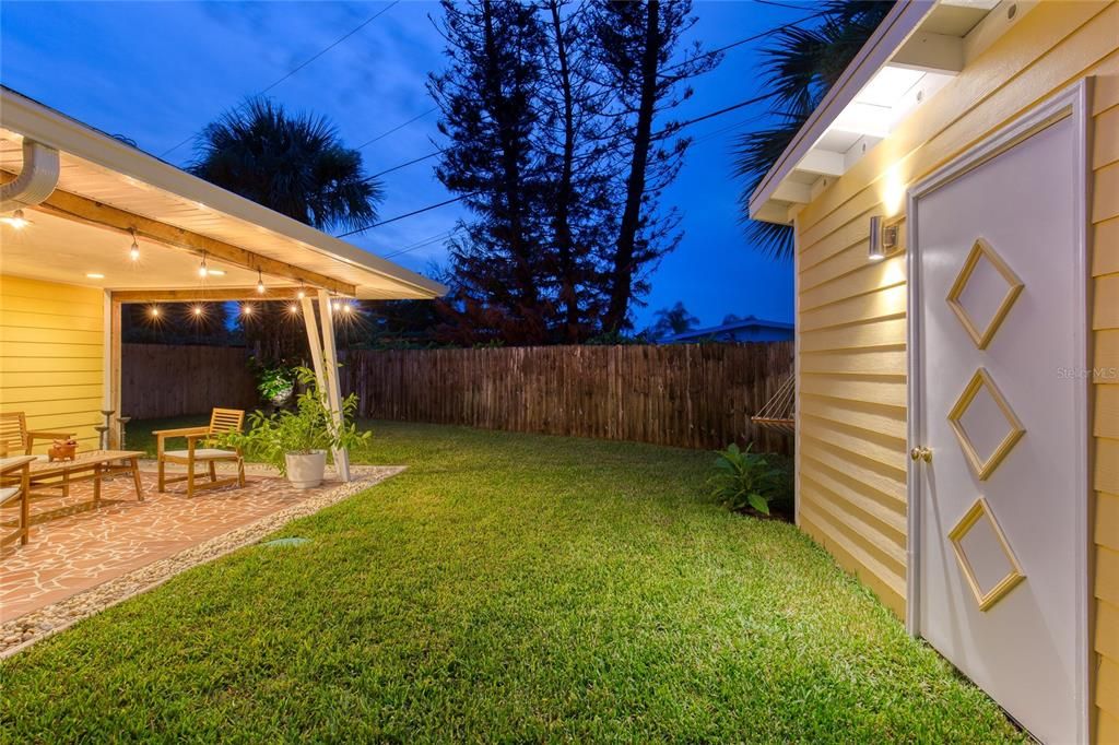For Sale: $349,000 (3 beds, 2 baths, 1256 Square Feet)