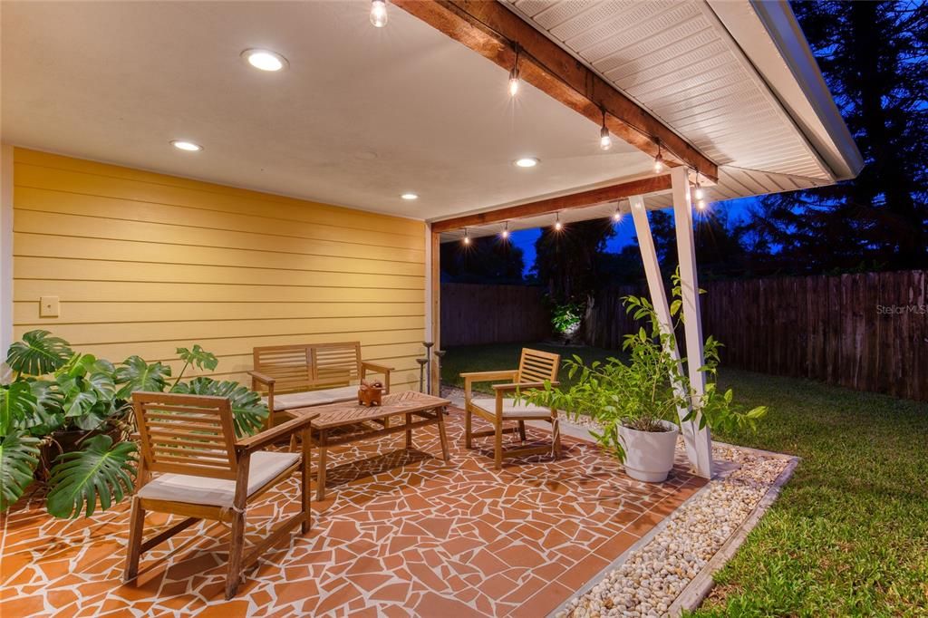 For Sale: $349,000 (3 beds, 2 baths, 1256 Square Feet)