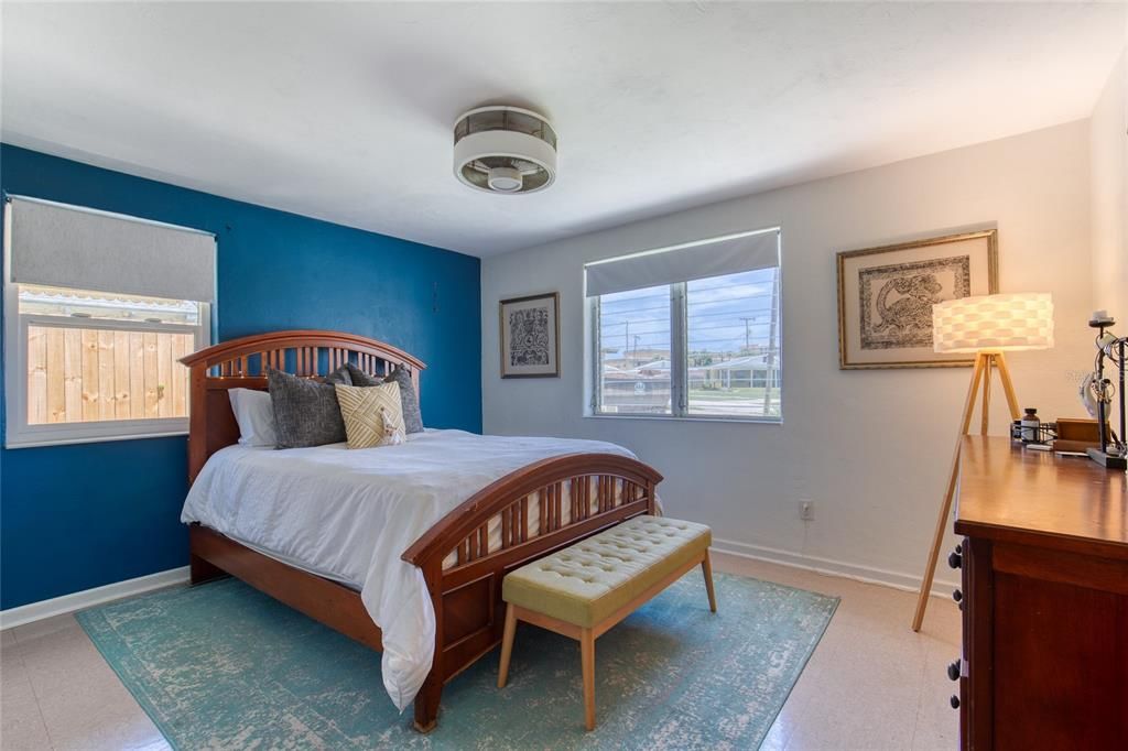 For Sale: $349,000 (3 beds, 2 baths, 1256 Square Feet)