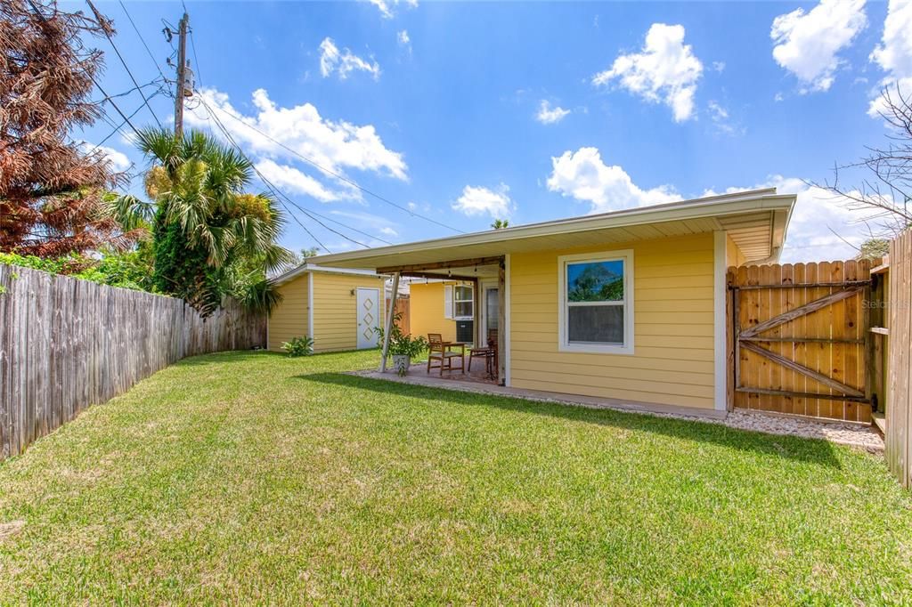 For Sale: $349,000 (3 beds, 2 baths, 1256 Square Feet)