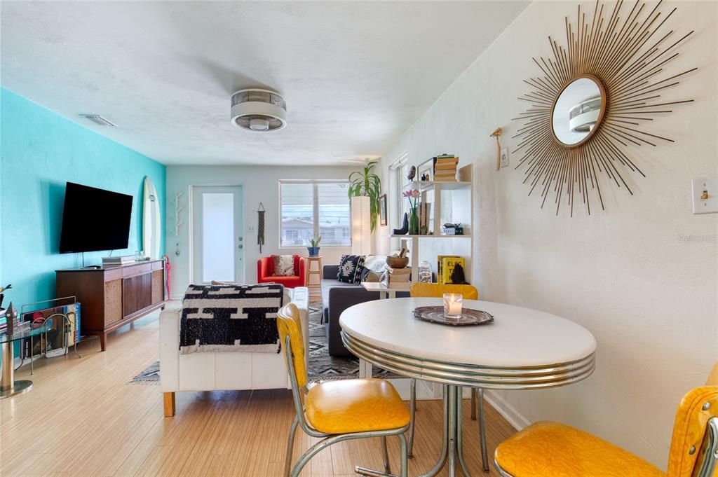For Sale: $349,000 (3 beds, 2 baths, 1256 Square Feet)