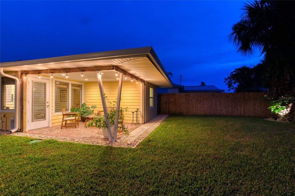 For Sale: $349,000 (3 beds, 2 baths, 1256 Square Feet)