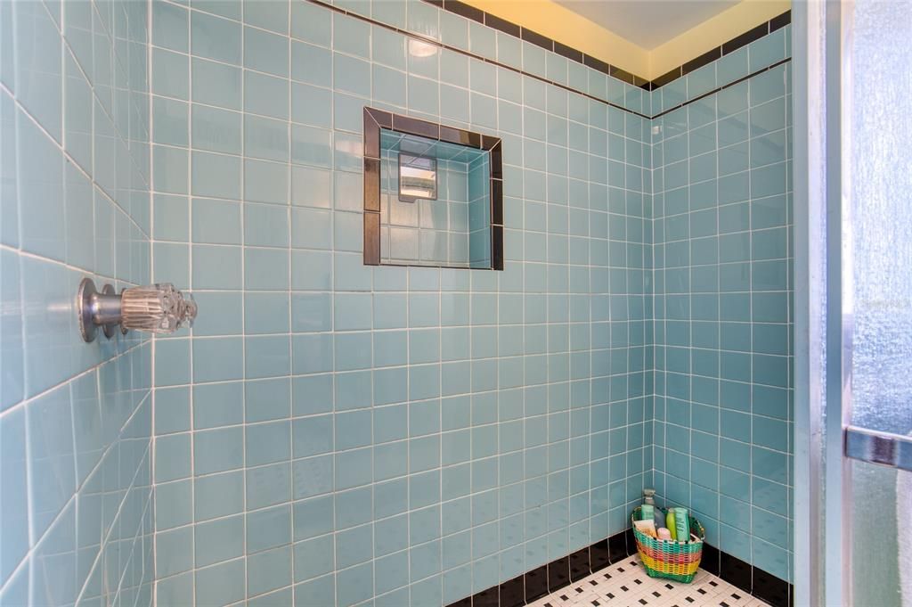 For Sale: $349,000 (3 beds, 2 baths, 1256 Square Feet)