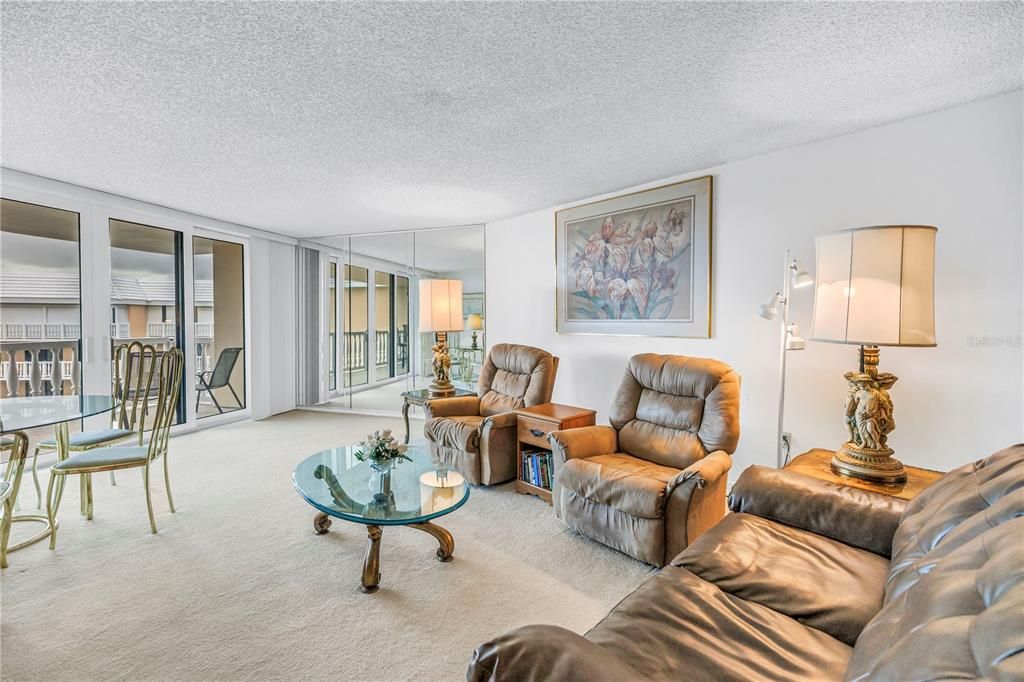 En Venta: $749,000 (2 camas, 2 baños, 1470 Pies cuadrados)