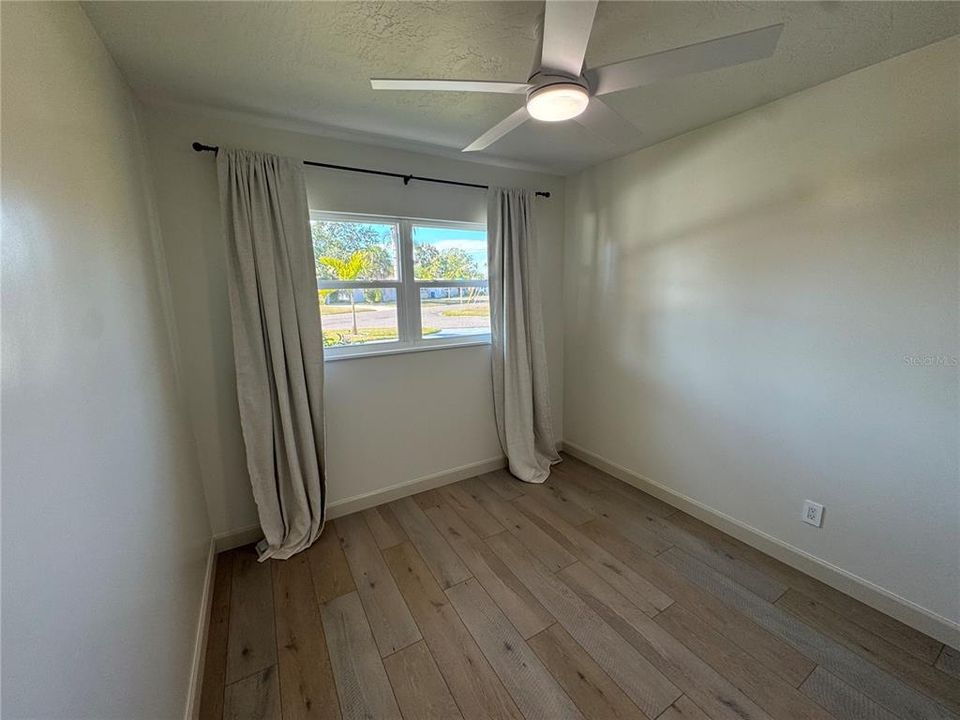 В аренду: $3,900 (4 спален, 2 ванн, 1690 Квадратных фут)