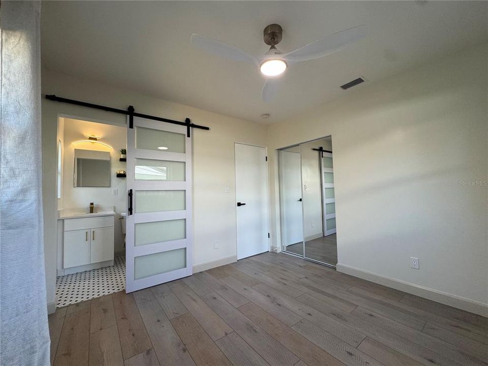 В аренду: $3,900 (4 спален, 2 ванн, 1690 Квадратных фут)