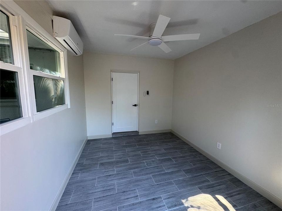 В аренду: $3,900 (4 спален, 2 ванн, 1690 Квадратных фут)