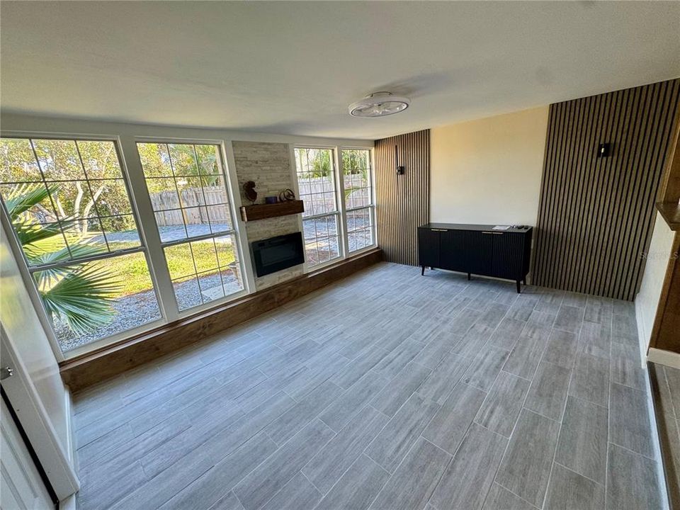 В аренду: $3,900 (4 спален, 2 ванн, 1690 Квадратных фут)